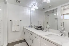 Vegas Saltwater Pool Retreat Jacuzzi Hammocks RV Tesla Charger Game Room BBQ - Image 3