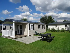 Chalet avec piscine chauffée, terrasse et jardin - Image 5