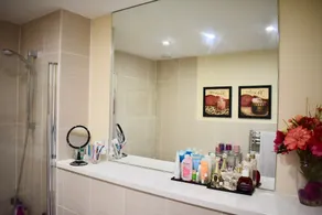 Modern Apartment With Private Balcony - Image 3