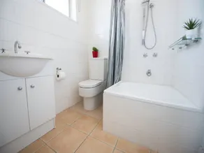 Apartment2c Somerset - Image 5
