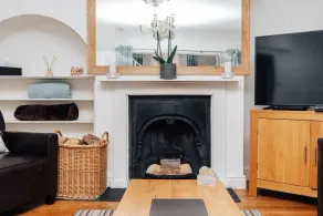 Regatta Cottage - Centrally Located Free Parking - Image 4