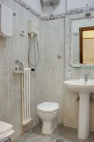Hotel Bonifacio - Image 2