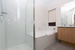 Resortstyle 4BR House With Parking@werribee - Image 2