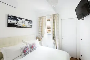 Florence Liona Apartments - Image 2