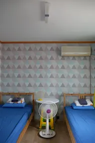 Backpackers INSIDE - Image 4