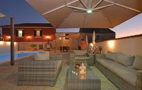 Beautiful Home in Zedno With Wifi and 4 Bedrooms - Image 5