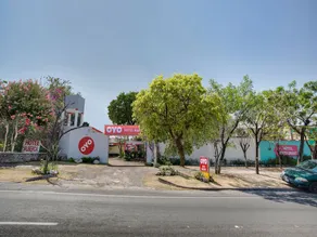 OYO Hotel Maryjose - Image 4
