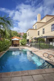 Best Western Northbridge Apartments - Image 2