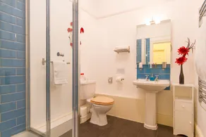 The Guesthouse East - Image 2