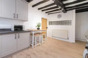 4 bedroom characterful coach house with hot tub! - Image 2