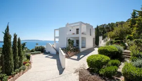 Jeannine's Villa - Image 3