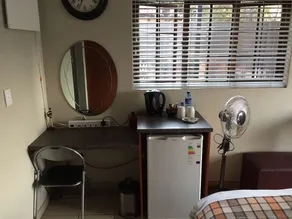 Travellers Nest Guest House - Image 5