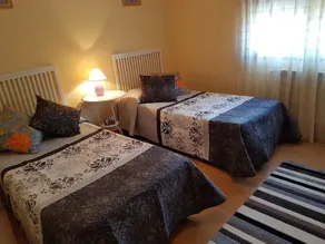 House With 3 Bedrooms in Avín, With Furnished Terrace and Wifi - Image 2