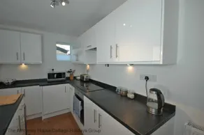 Loquat Cottage - Image 3