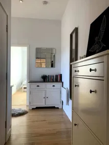 Stylish 2 Bedroom Apartment - Image 5