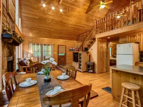 Southern Charm Cabin - Image 5