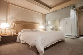 Alice Hotel - Image 4