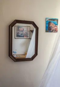 Carmelina Cosy Room - Image 2
