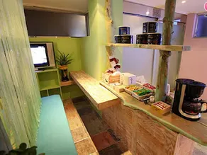 Hotel April 2nd - Image 3