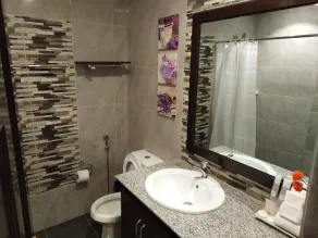 Venezia Suites Hotel - Image 5