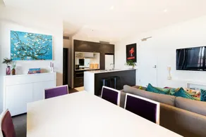 Modern 1 Bedroom Apartment in Richmond - Image 5