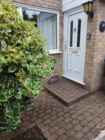 Canalside Village House In Northampton, England - Image 4