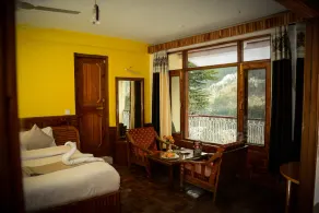 Hotel Rajhans Manali - Image 2