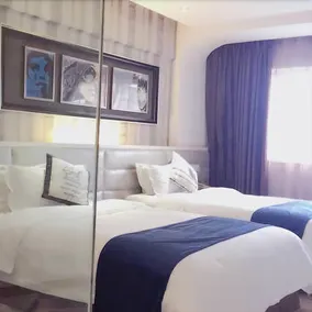 Huanbian Art Hotel - Image 2