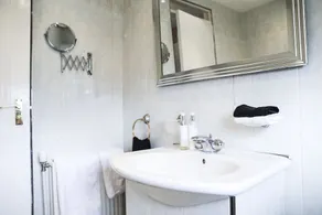 Hamilton Executive Apartment - Image 4