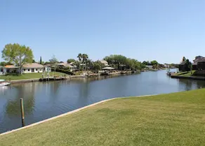 Cozy Canal - Image 5