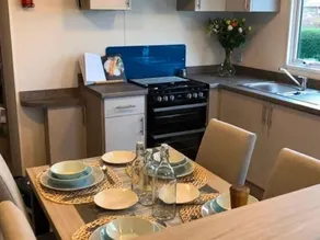 Simplistic Holiday Home in Selsey Near West Sand Fun Fair - Image 5