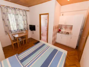 Apartments Srzi - Image 3