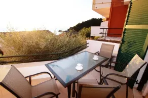 Menigos Type A2R no90 Seaview 2 Bedroom - Image 3