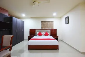 Chandra Grand Hotel by OYO Rooms - Image 3