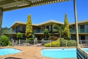 Emmanuel Holiday Apartments - Image 2