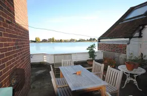 Oysters, Bosham - Image 2
