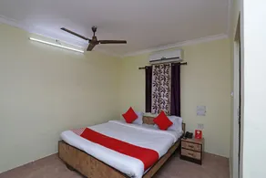 Hotel Raj Mahal By OYO Rooms - Image 4