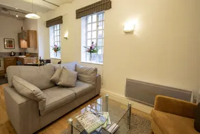 Cleyro Serviced Apartments - City Centre Apartments - Image 3