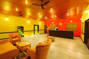 LEISURE VACATIONS GOLDFIELD LAKE RESORT - Image 2