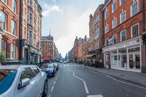 Outstanding Oxford Circus Home - Image 4