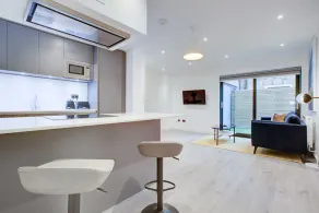 Charming 2-bed Apartment in London - Image 5