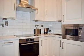Beautiful 2 Bedroom Ballsbridge Apartment Near the Aviva - Image 5