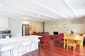 GUMNUT COTTAGE - FREE WIFI & FOXTEL - Image 4