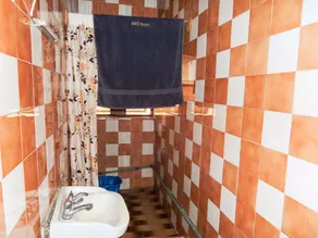 Deke Hotel and Suites - Image 2