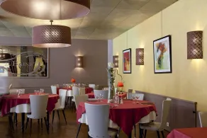 Hôtel des Bains et Résidences Vic-sur-Cère - Image 3
