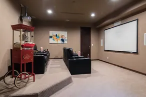 Apollo by Avantstay 6BR Private Desert Oasis With Pool, Hot Tub & Movie Room - Image 4