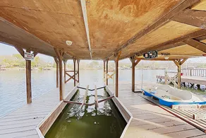 Lakefront Oasis W/ Private Dock & 23 Boat Slip 3 Bedroom Home - Image 3