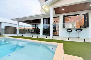 Isle Be Back Waterfront Luxury With Pool - Image 3