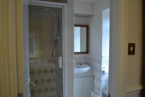 Breeze Hill Hotel - Image 4