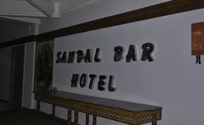 Sandal Bar Hotel - Image 4